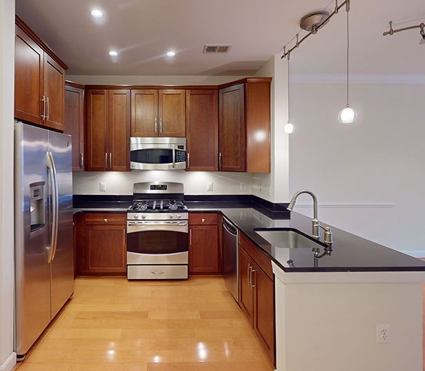 The Reserve at Tysons Corner Apartments in Vienna, VA - Michigan Virtual Tour