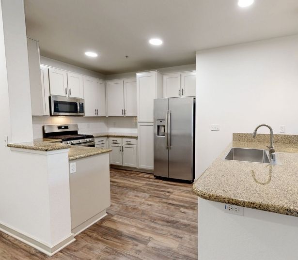 Mira Bella Apartments in San Diego - Giardino Floor Plan 360 Tour