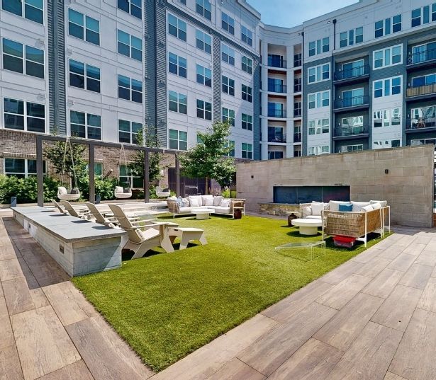 Passport Apartments in Herndon, VA - Courtyard Virtual Tour