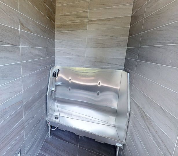 Reston Apartments for rent - Signature Apartments at Reston Town Center - pet spa