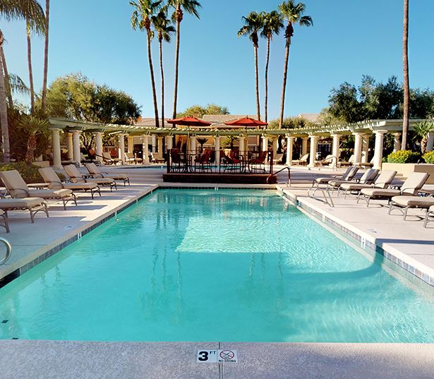 San Carlos Apartments in Scottsdale, AZ - Pool