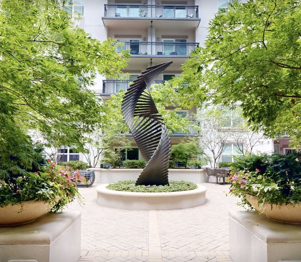 SouthPark apartments near Symphony Park - The Encore SouthPark - Courtyard Virtual Tour