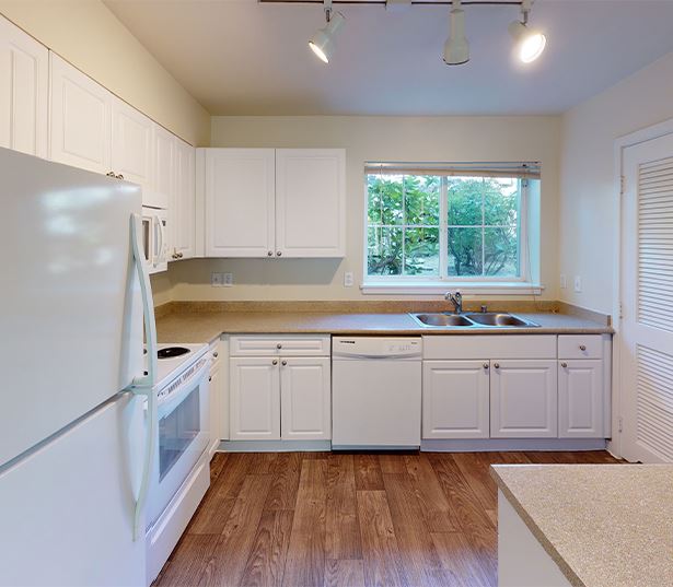 Lake Sammamish State Park apartments - The Timbers at Issaquah Ridge Tamarack 2 Bed