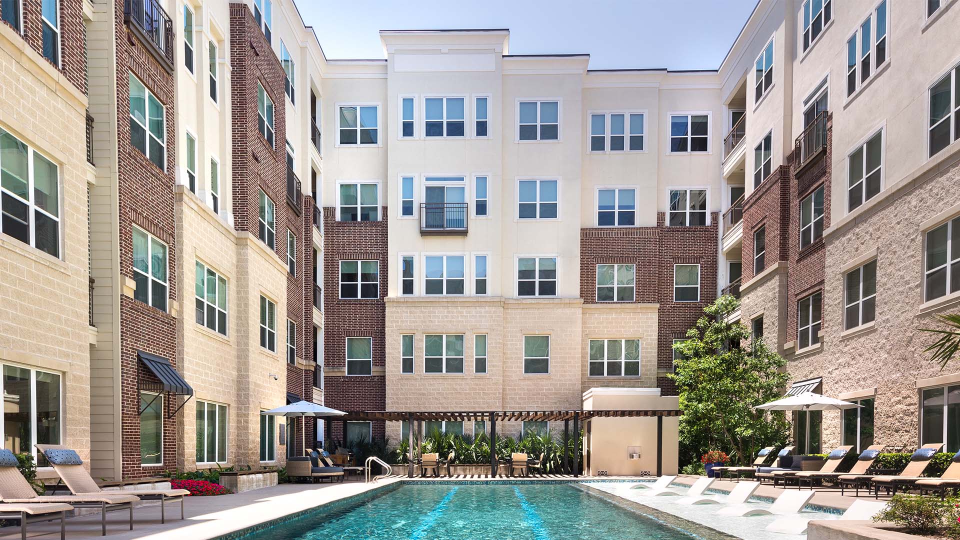 District at Greenbriar Apartments for Rent Houston, TX