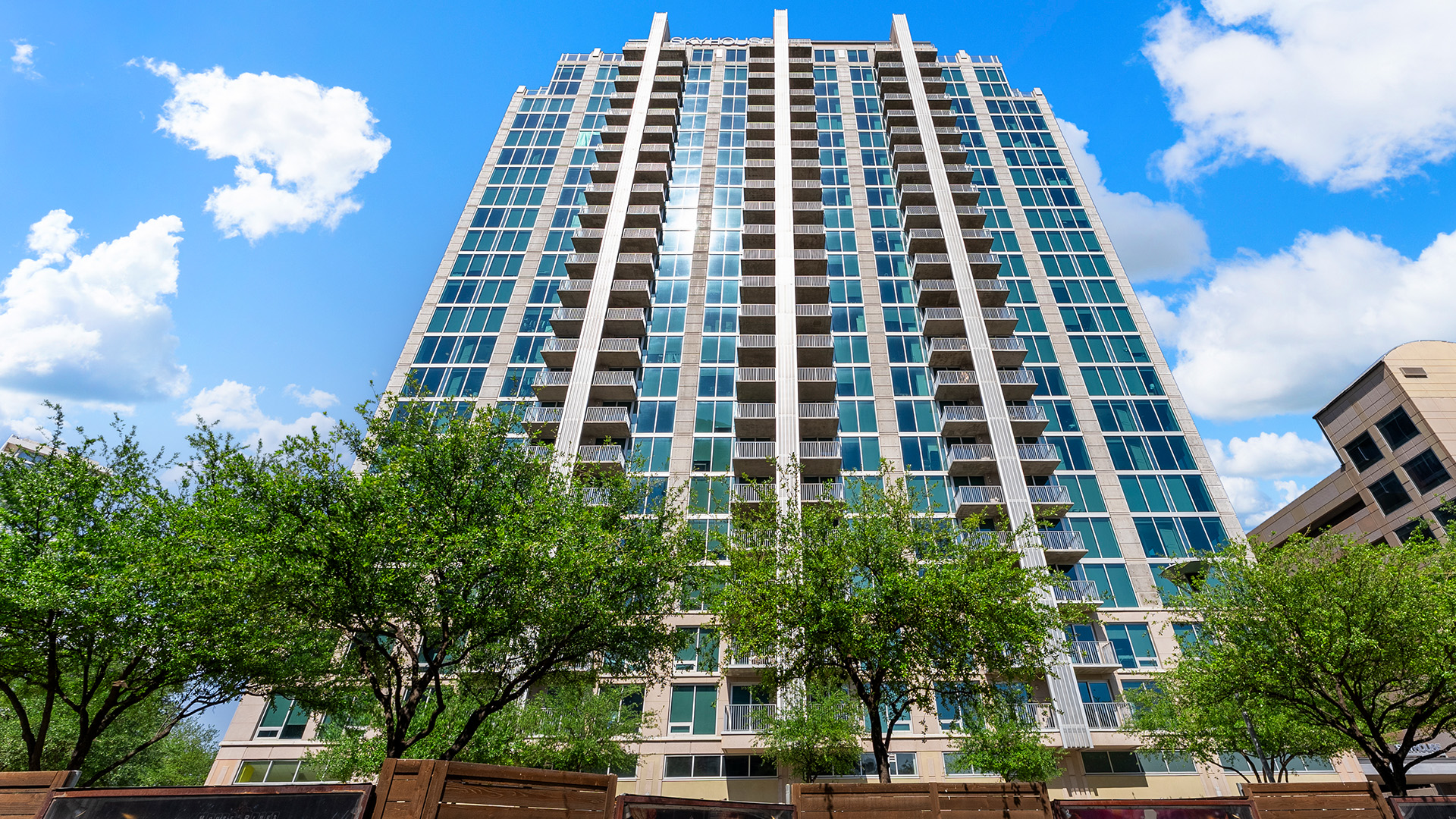 SkyHouse Dallas Apartments for Rent - City Views