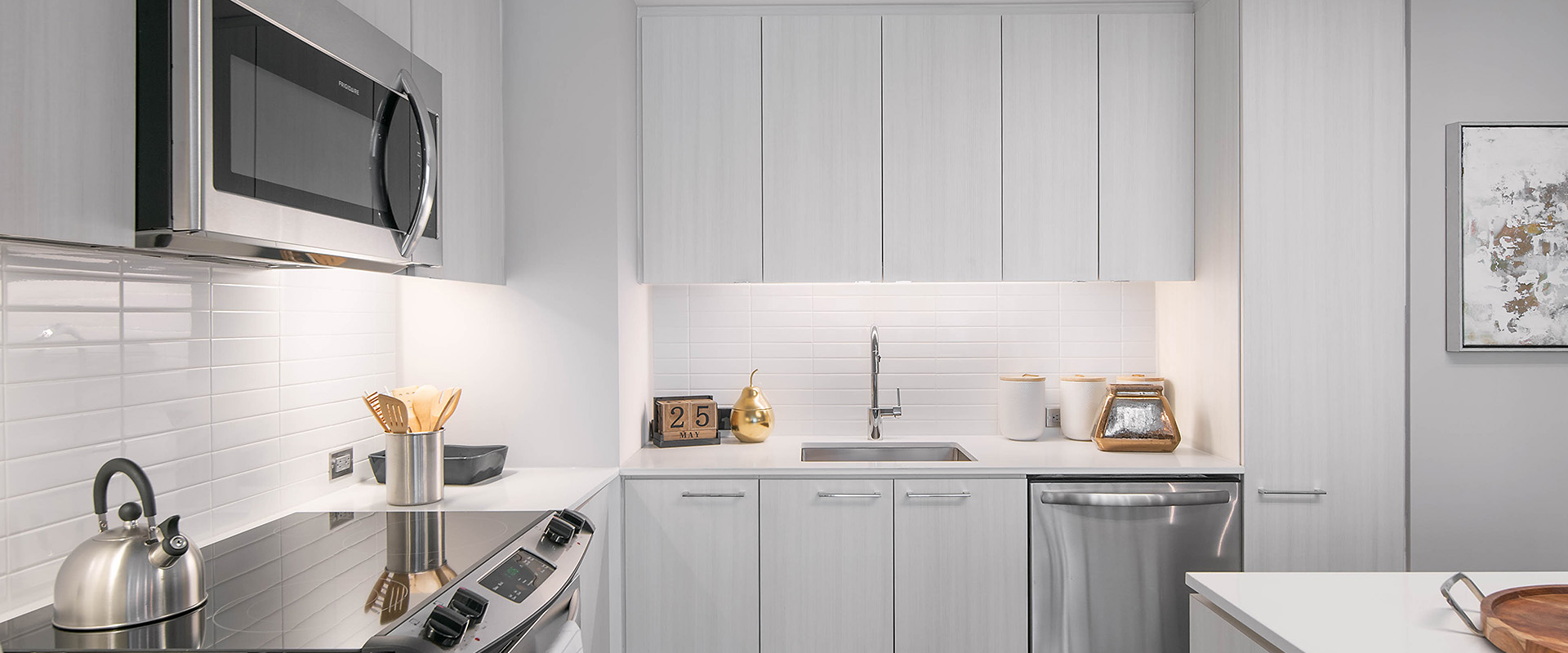 2 Bedroom Apartments in Reston, VA - Signature Apartments at Reston Town Center - Kitchen