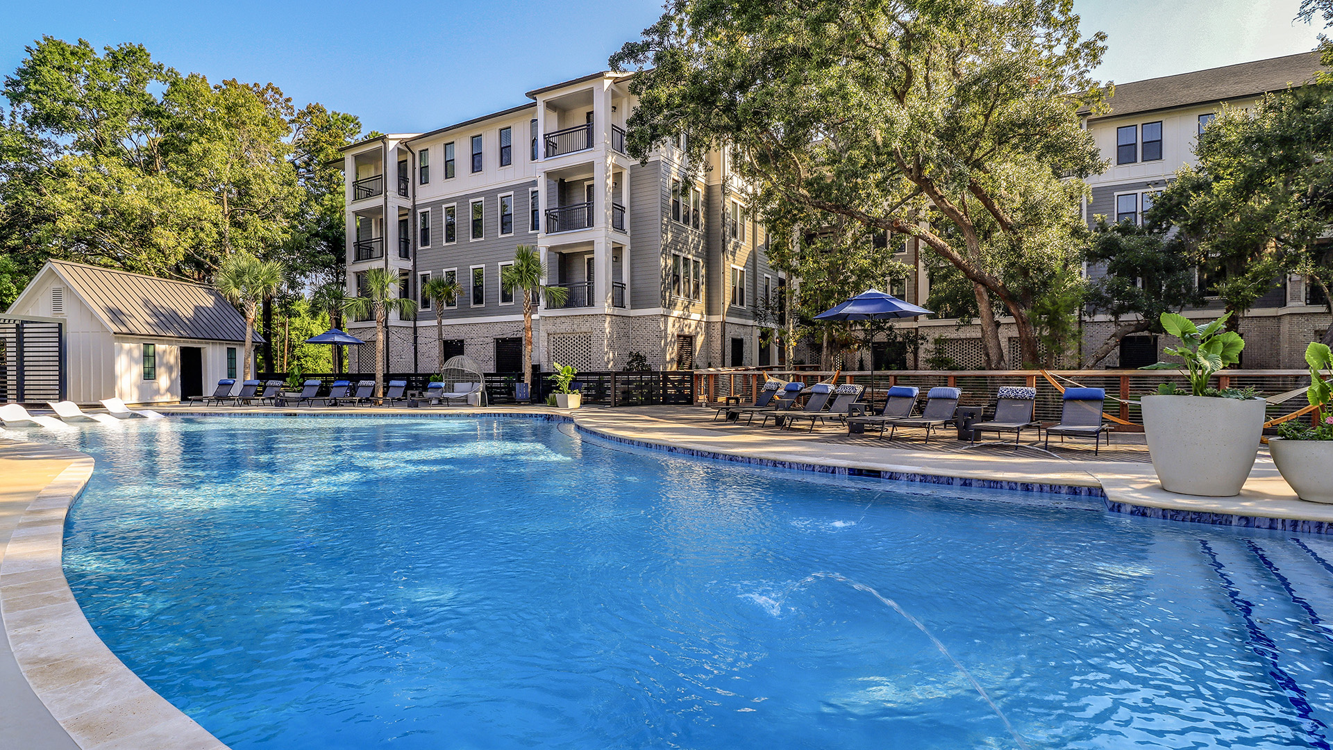 New Charleston Apartments - The Henslow Daniel Island - Pool