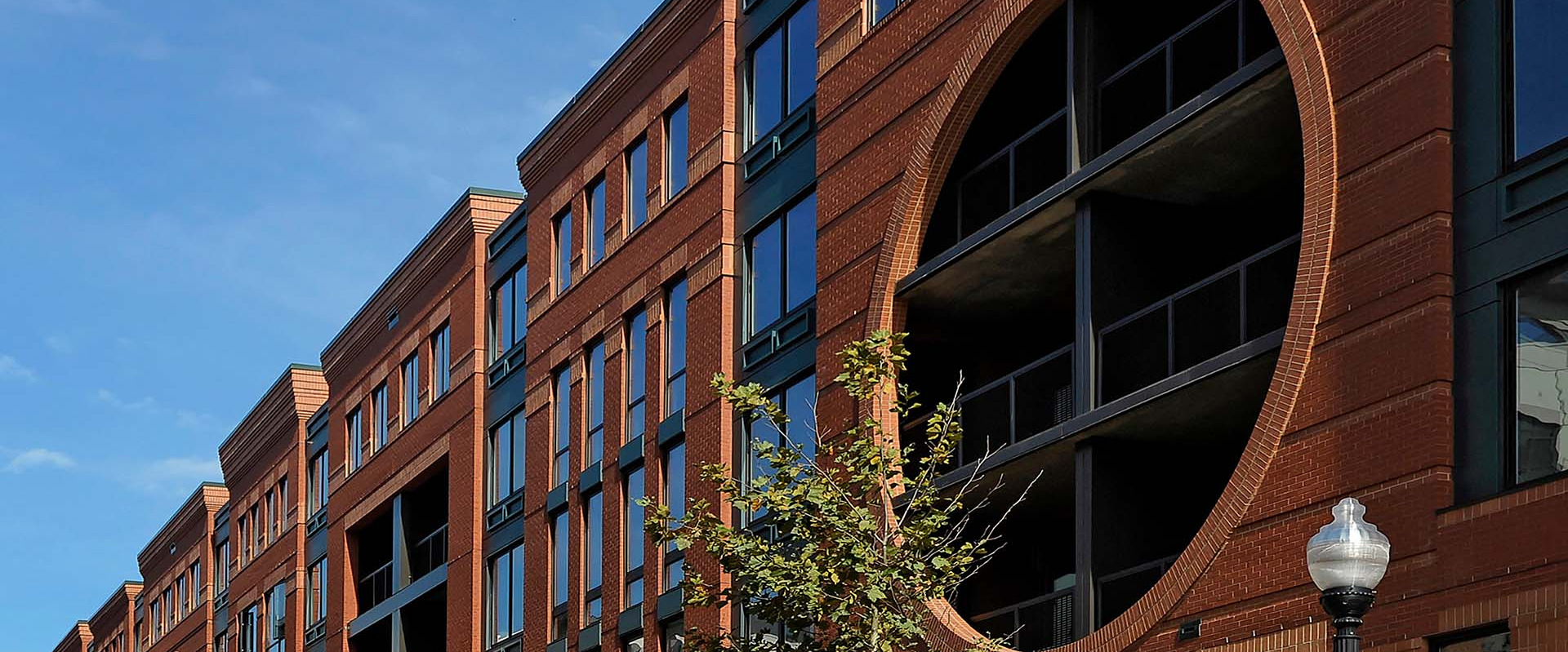 Clarendon-Courthouse Arlington living - Zoso Flats exterior