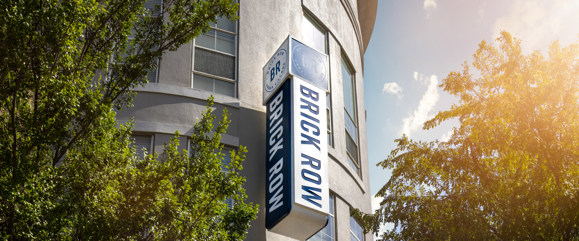 Brick Row Apartments - Richardson, TX - onsite park