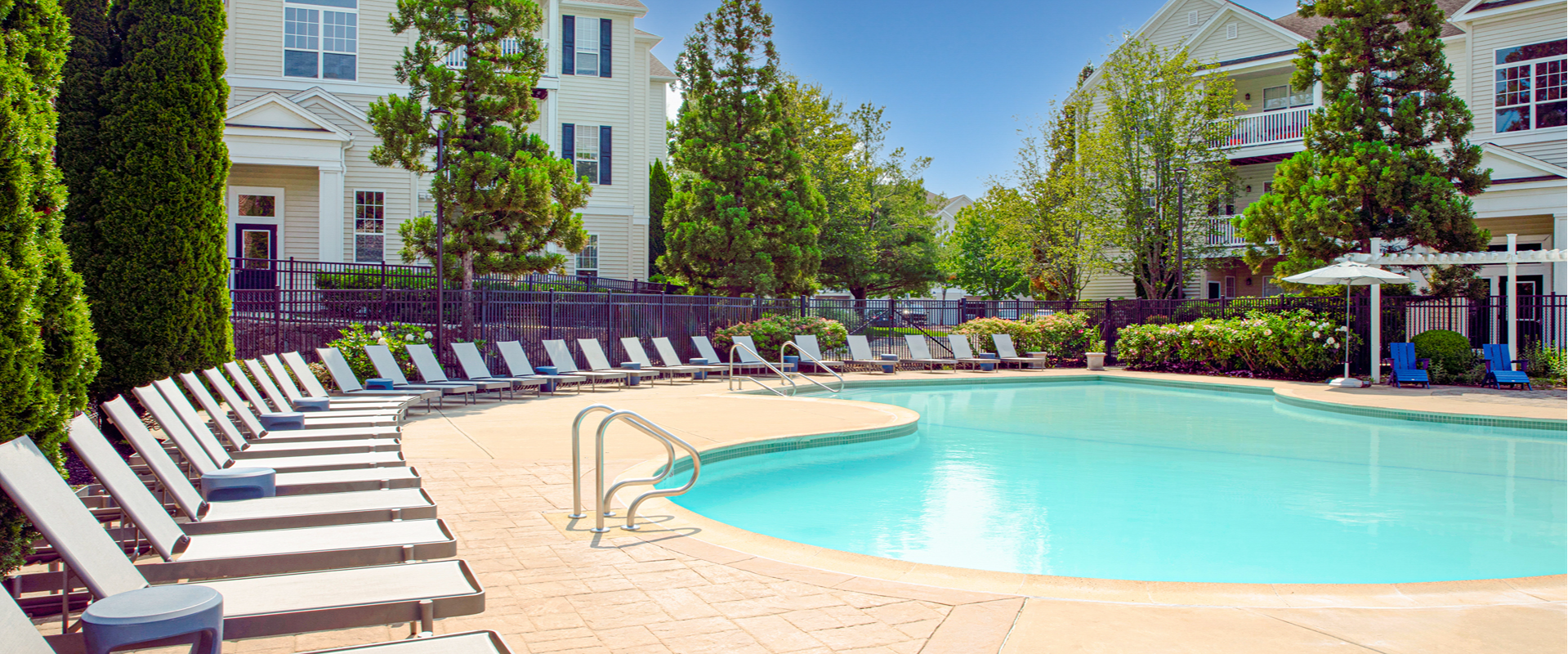 Highlands at Dearborn - Peabody, MA Apartments - Pool