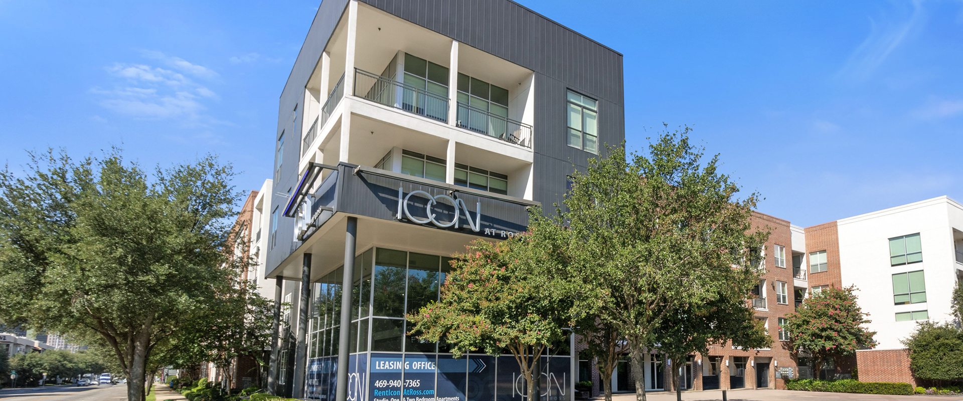 Dallas Arts District Apartments - The Icon at Ross - Exterior