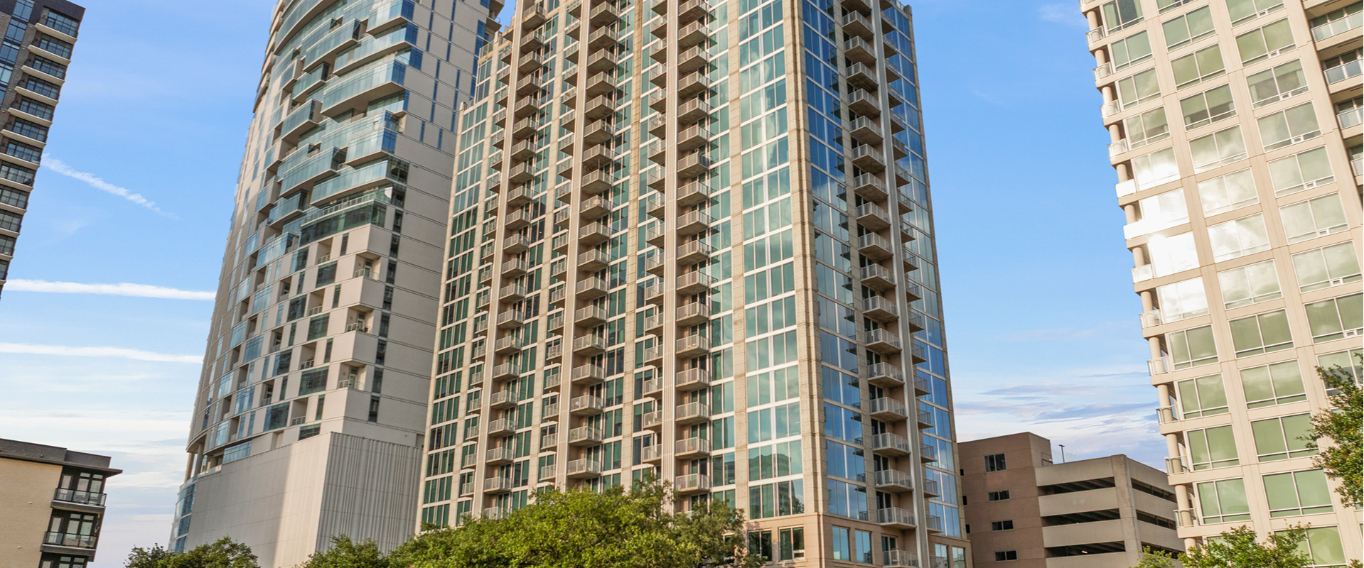 Houston Apartments Near the Galleria - SkyHouse River Oaks - Neighborhood