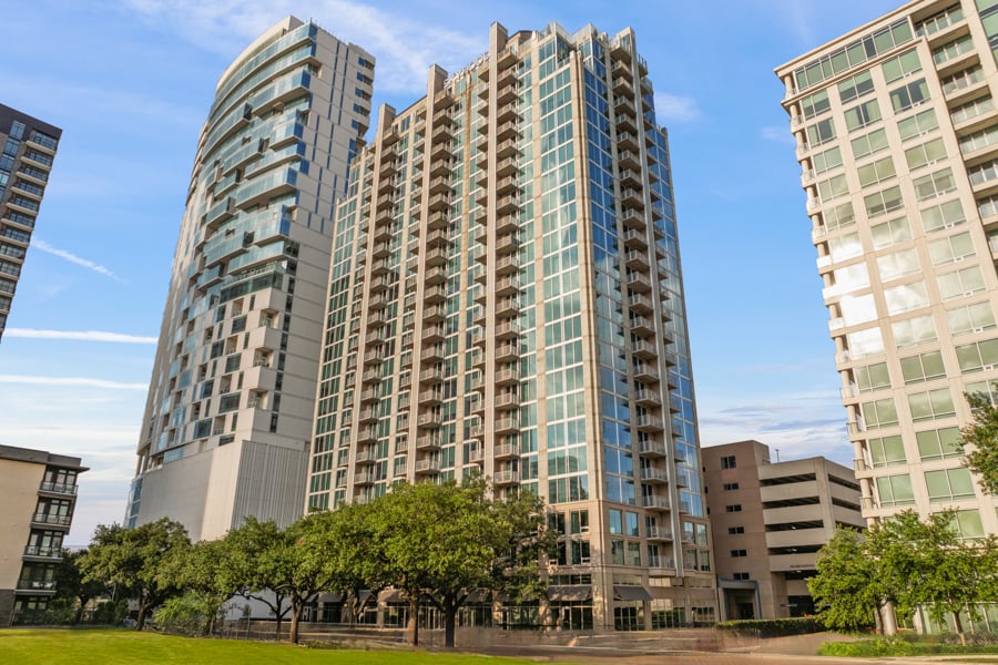 Houston Apartments Near the Galleria - SkyHouse River Oaks - Neighborhood