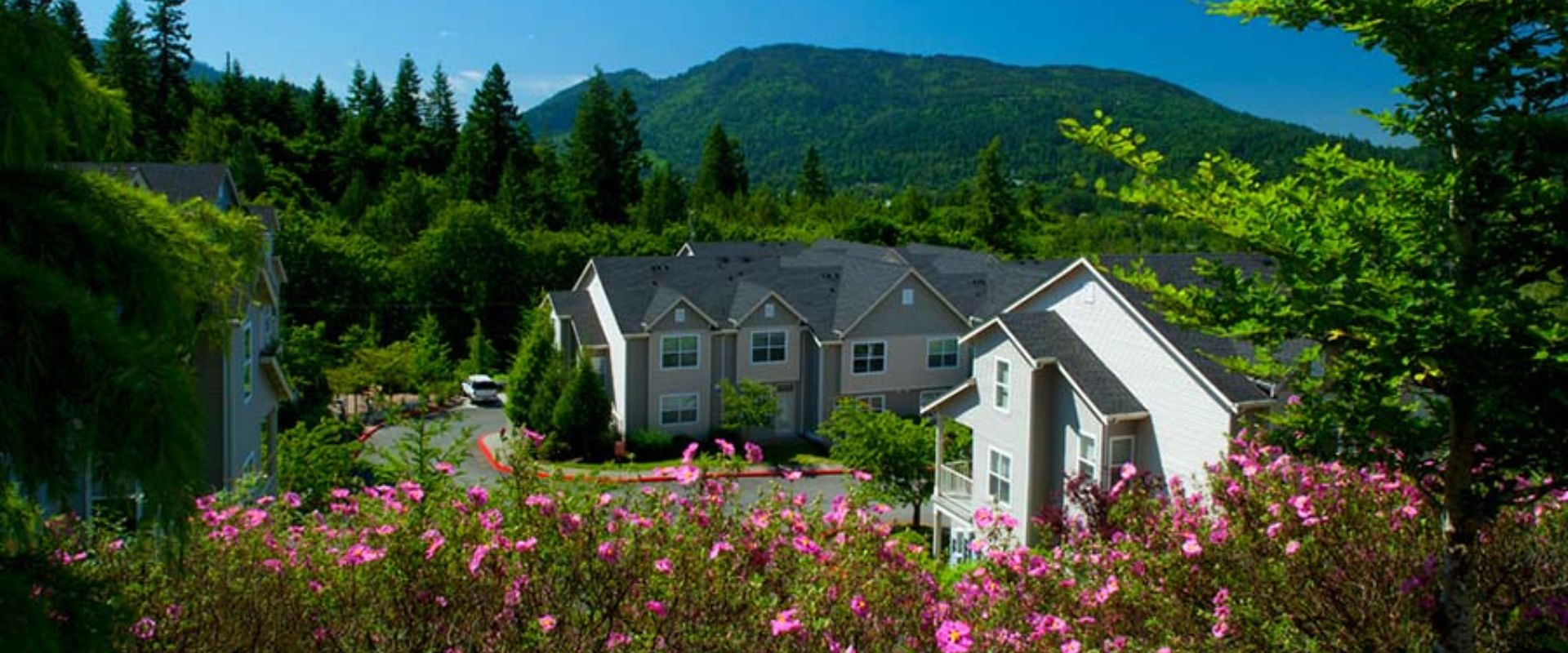 Issaquah Highlands Apartments | The Timbers at Issaquah Ridge | exterior