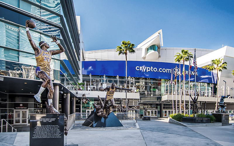 DTLA Apartments near Crypto Arena - The Lofts at the Security Building