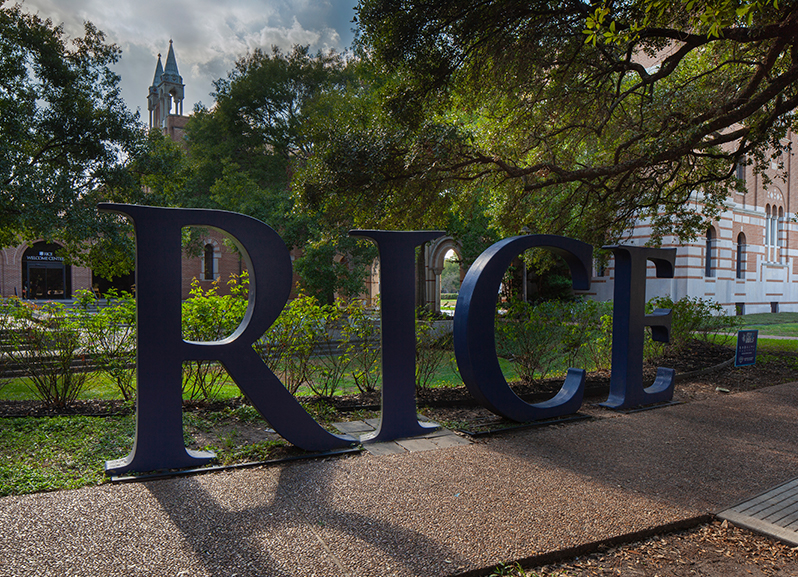 Rice University apartments for rent in Houston - District At Greenbriar
