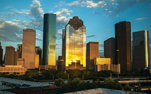 SkyHouse River Oaks - Apartments in Houston - Near Downtown