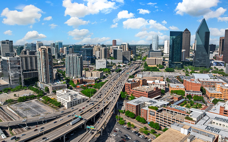 Studio Apartments in Dallas - SkyHouse Dallas