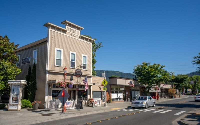 Issaquah Highlands Apartments | The Timbers at Issaquah Ridge | Local Shopping