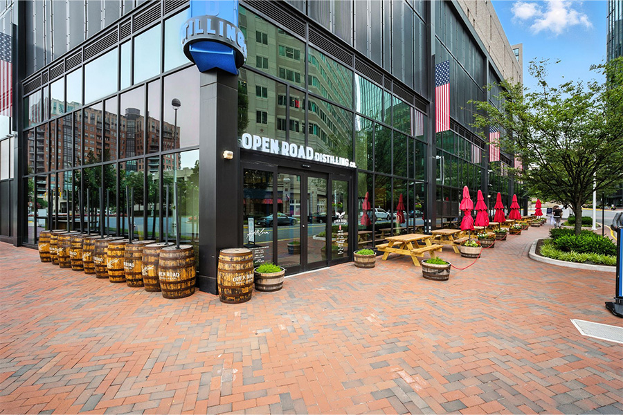 Onsite Retail Options at Signature Reston Town Center Apartments