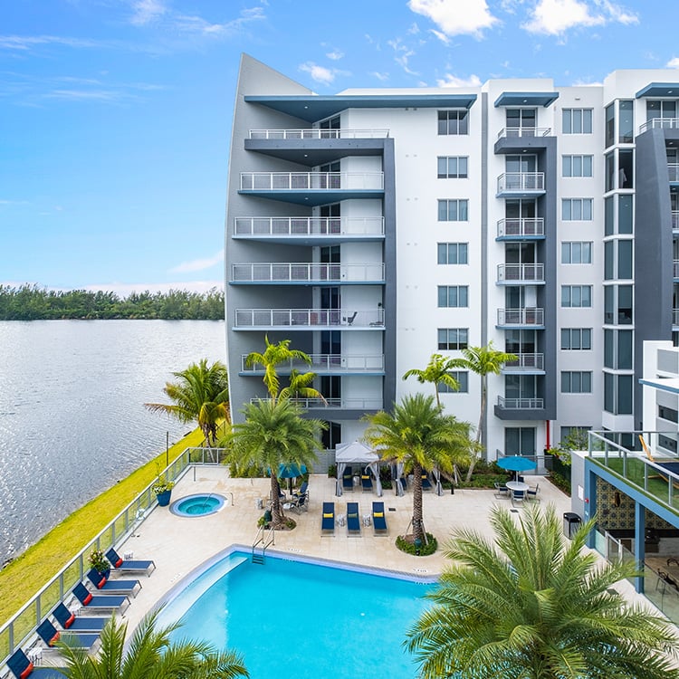 Pet Friendly Apartments in Miami - LaVida Apartments - Online Reviews