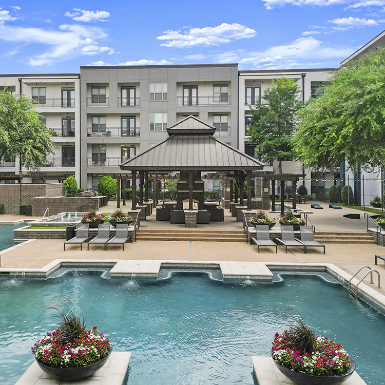 Strata Dallas Apartments Reviews