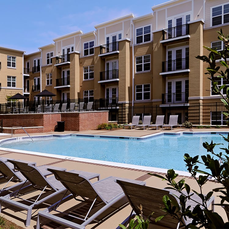 Pet Friendly Apartments in Vienna, VA - The Reserve at Tysons Corner - Online Reviews