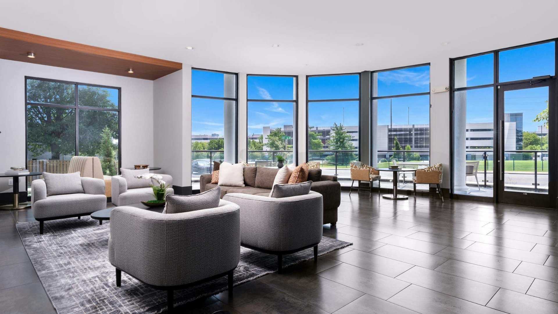 2700 Charlotte Club Lounge - west nashville apartments