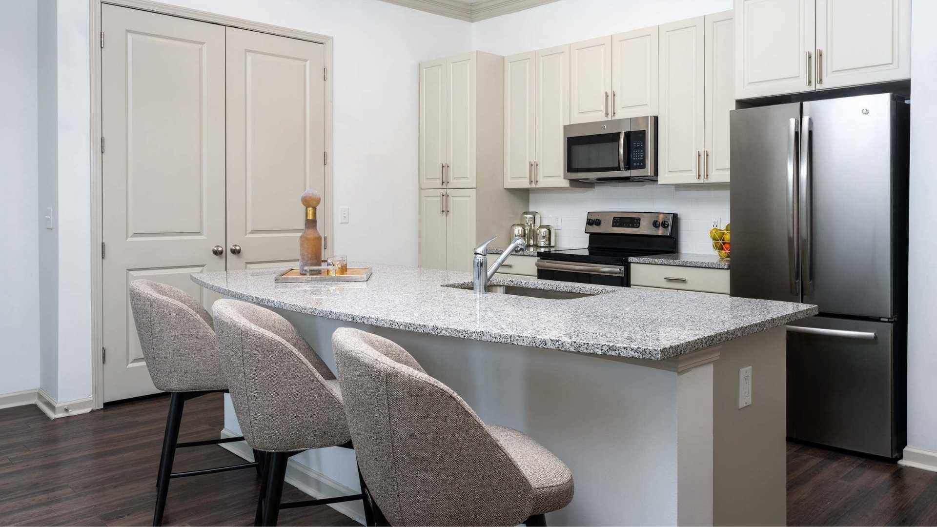 2700 Charlotte Rooftop - apartments in midtown nashville