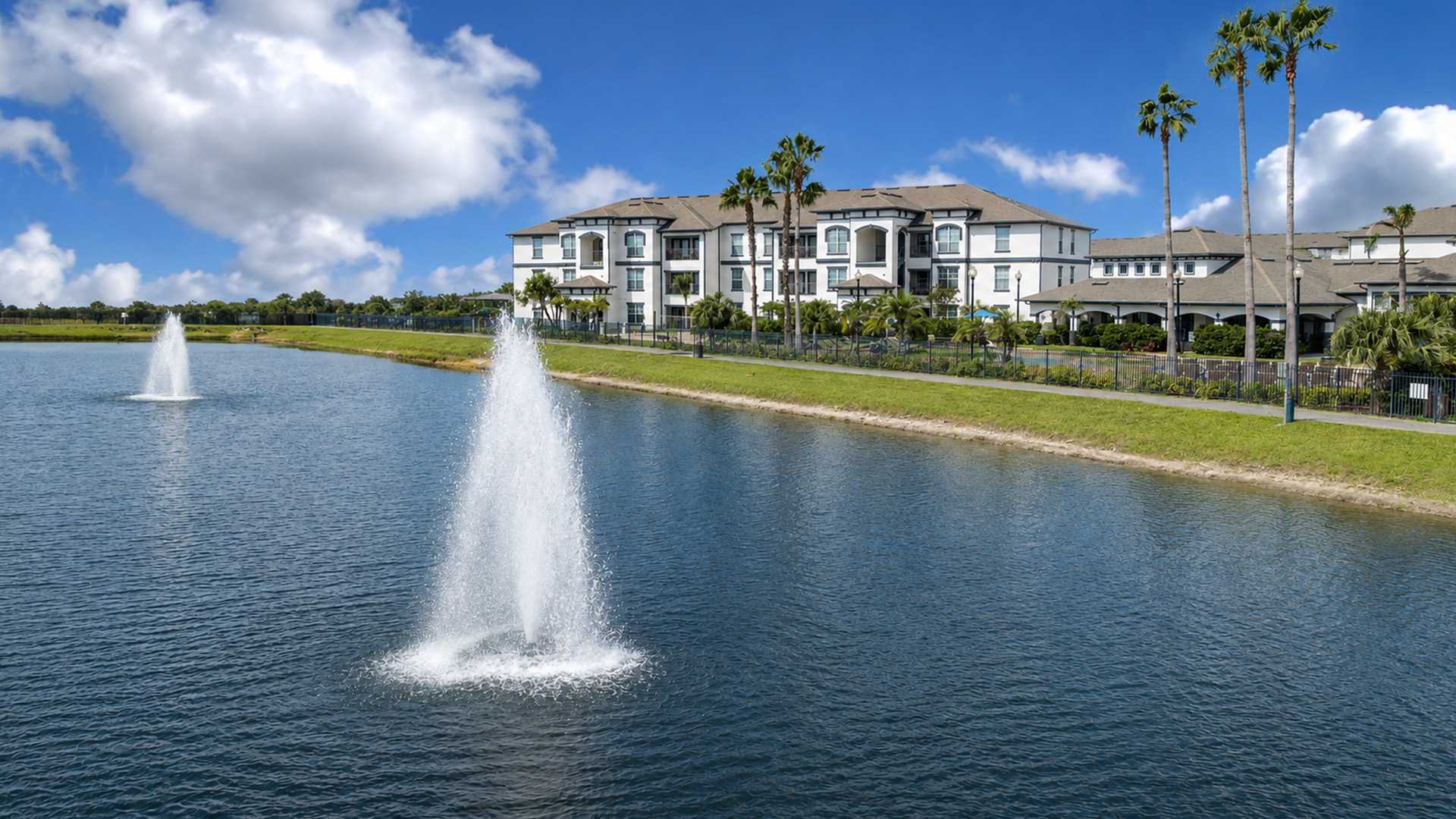 Reserve at Beachline Apartments in Lake Nona - Lake Views