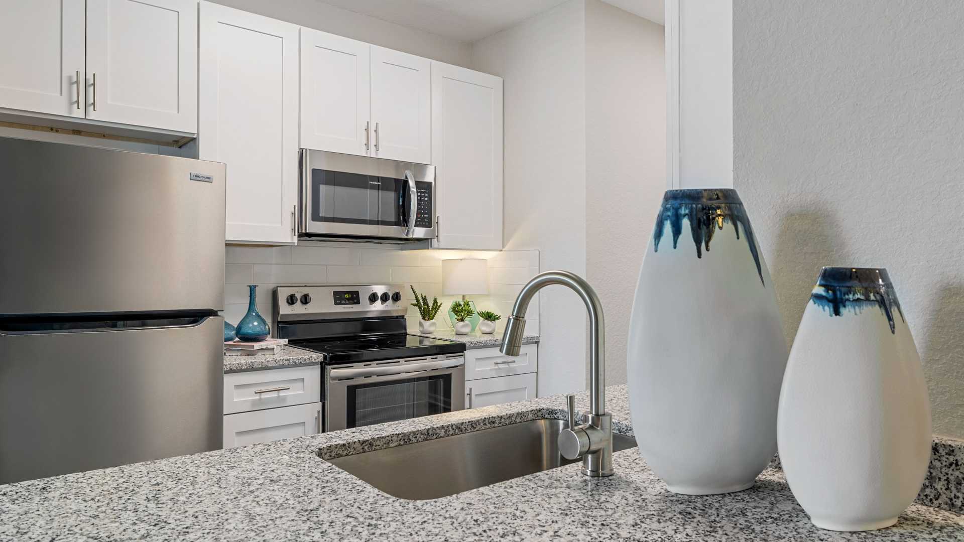 Reserve at Beachline apartments for rent in Orlando, FL - Desk