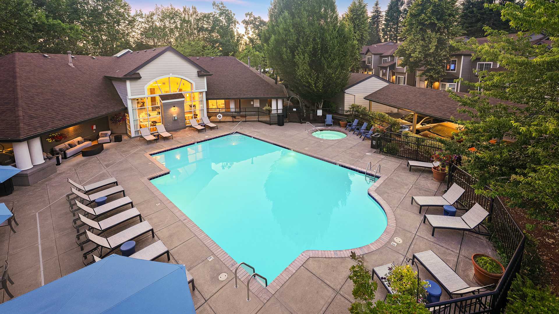 Cascade Summit Apartments in West Linn, OR - Pool