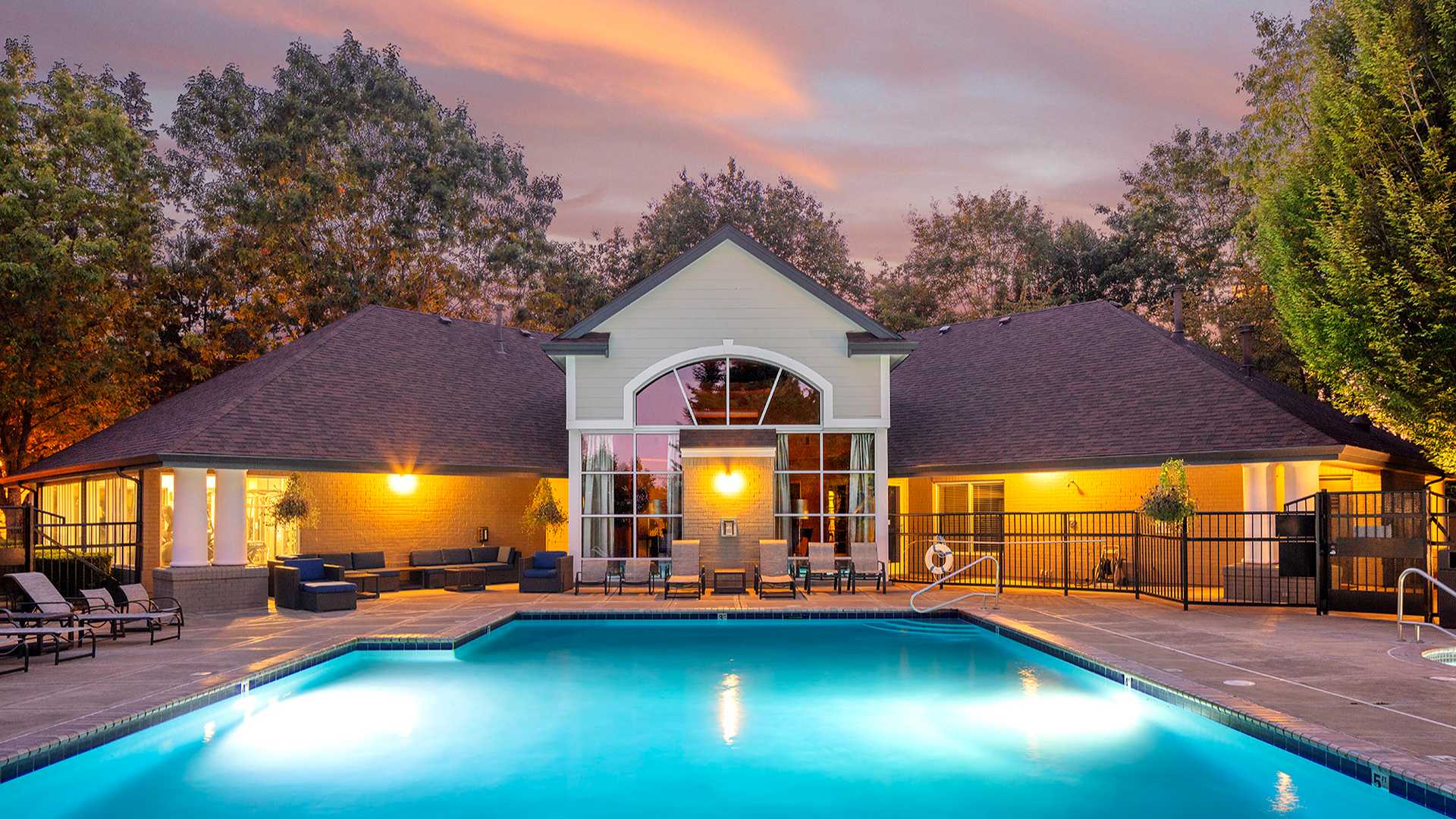 Cascade Summit Apartments in West Linn, OR - Pool