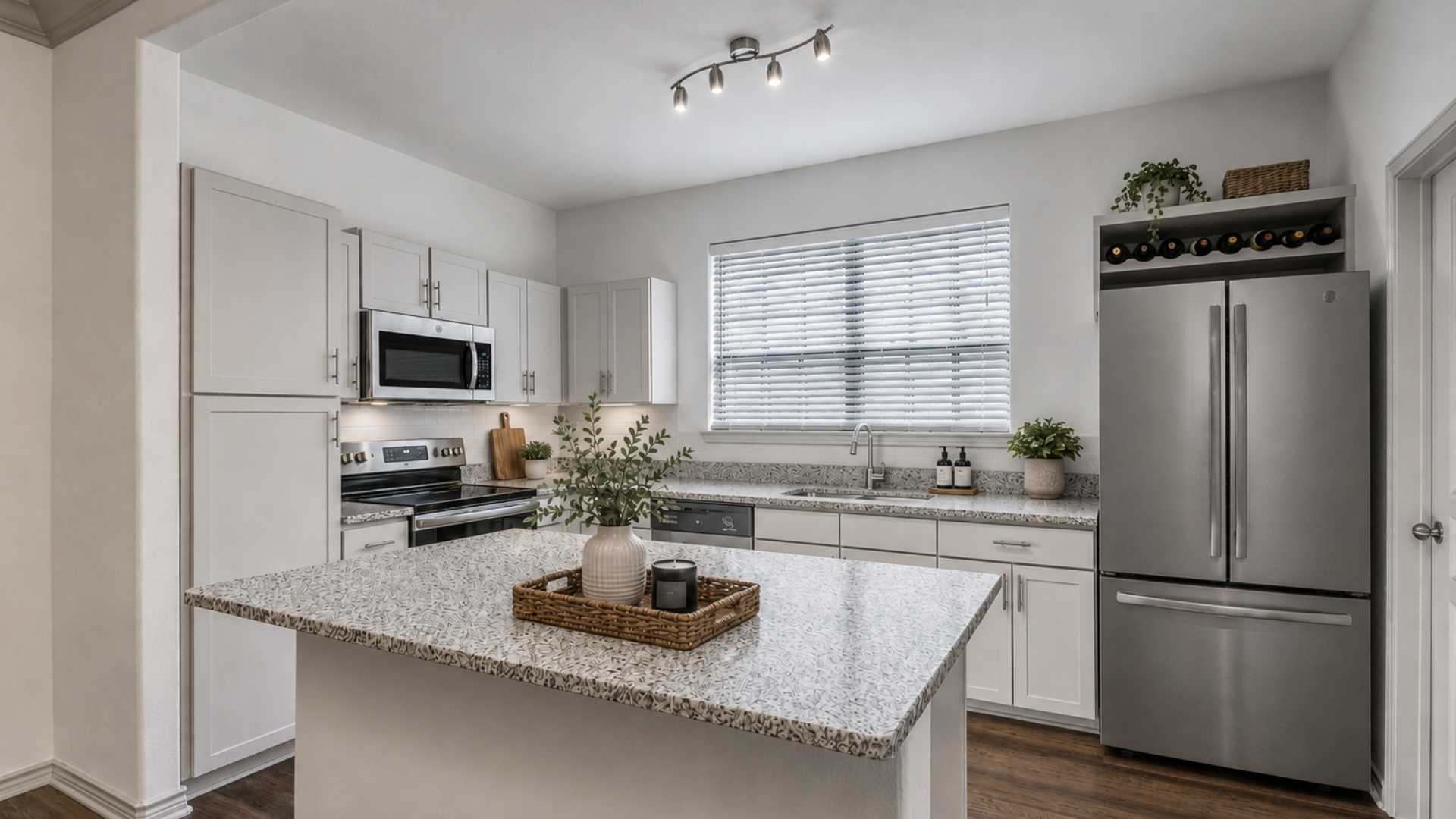 Ballantyne apartments Charlotte NC - Promenade Park - upgraded kitchen