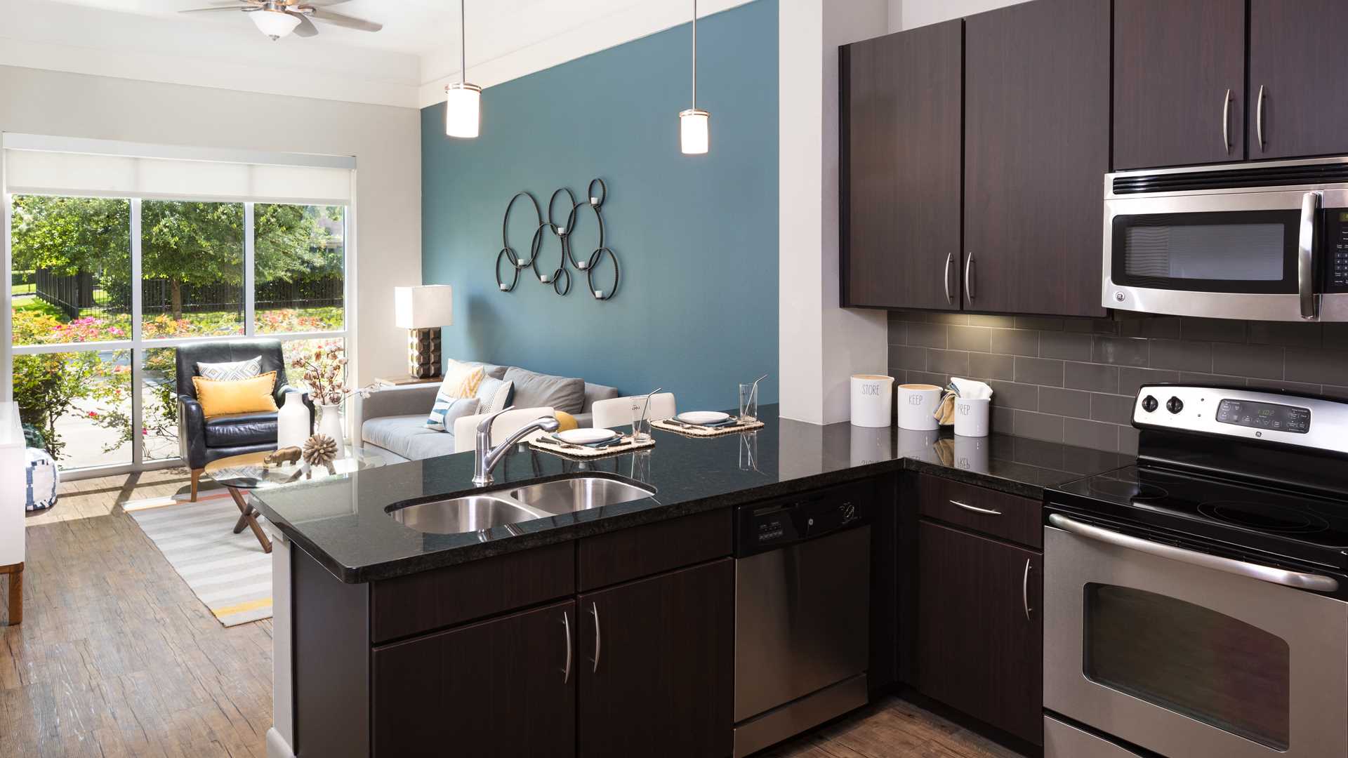 Rice Village Apartments Houston, TX District at Greenbriar Apartments