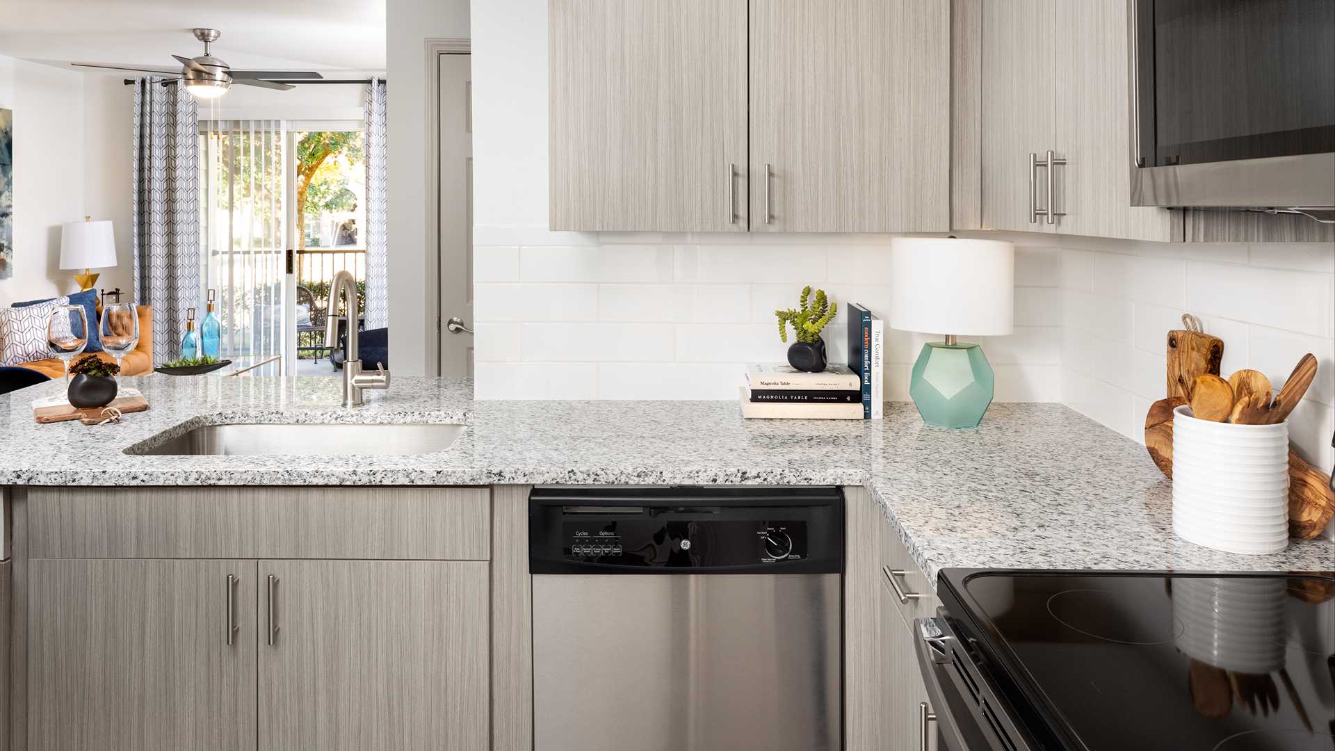 Montelena Apartments in Grapevine, TX - Kitchen