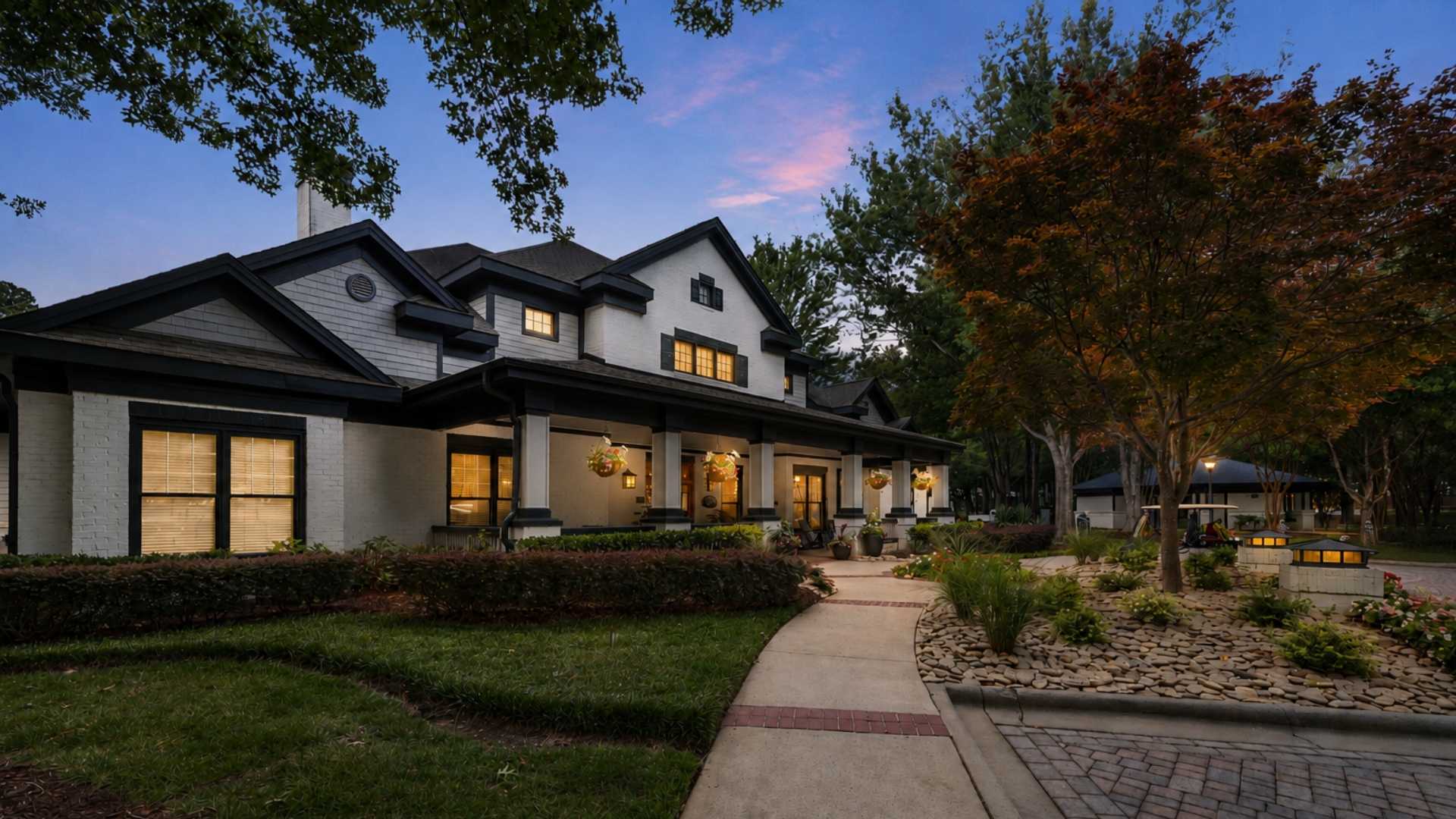 Apartments in Blakeney near Ballantyne Corporate Park - Promenade Park - Clubhouse