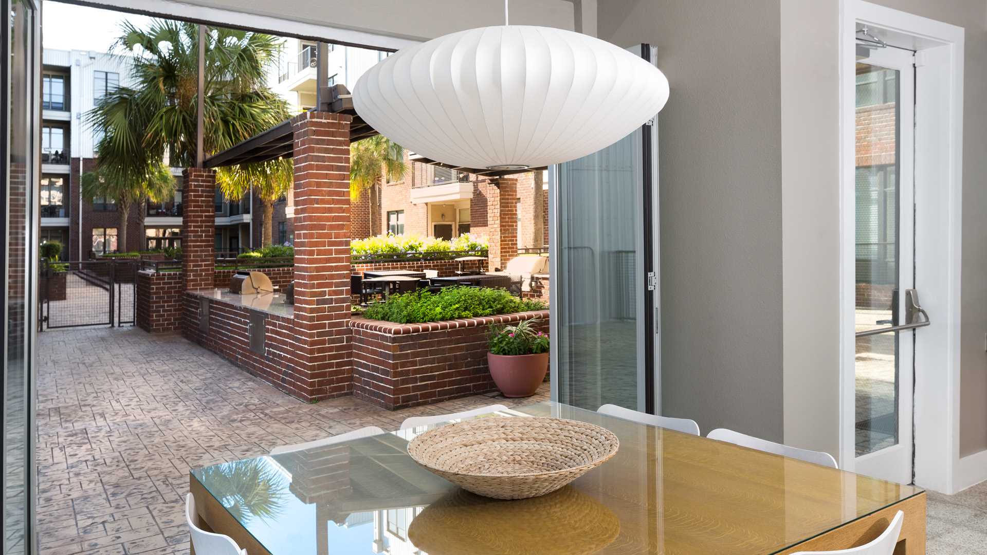 Houston Heights Apartments 2125 Yale Apartments Houston, Texas