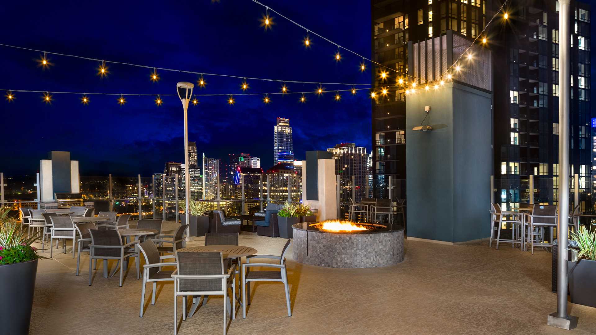Downtown Austin, TX Apartments on Rainey Street SkyHouse Austin