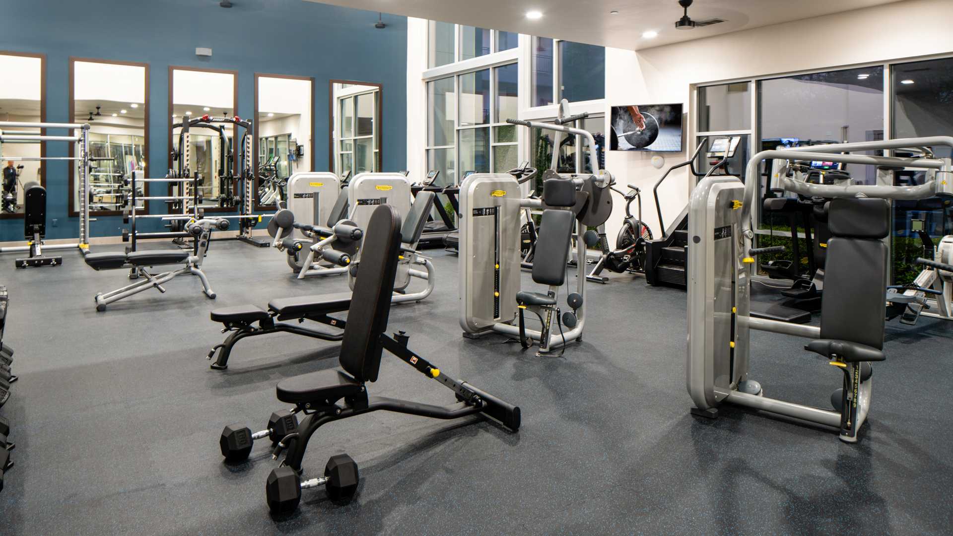 Dallas Apartments for Rent - Strata - fitness center