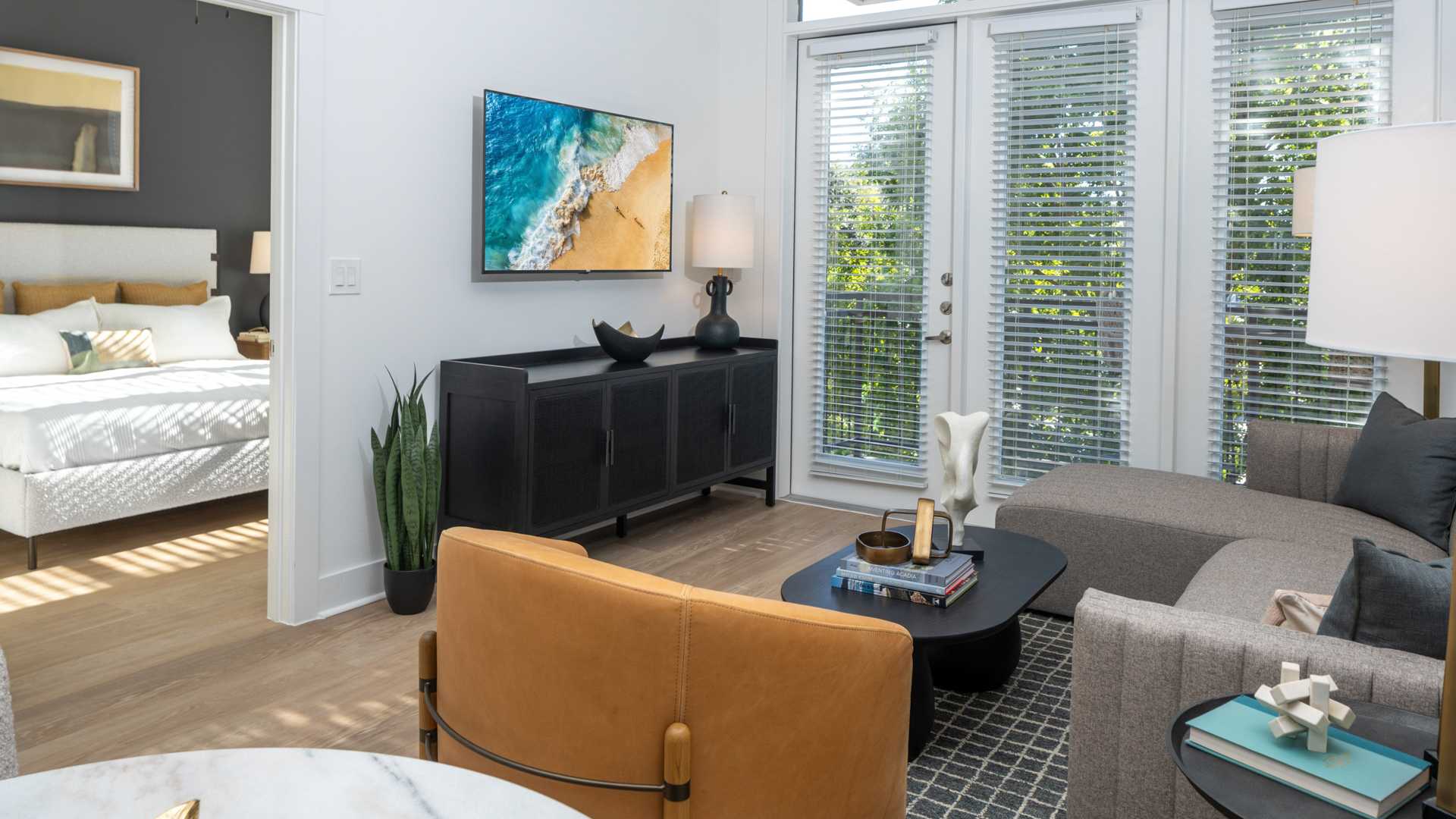 Dallas Apartments for Rent - Strata - living room