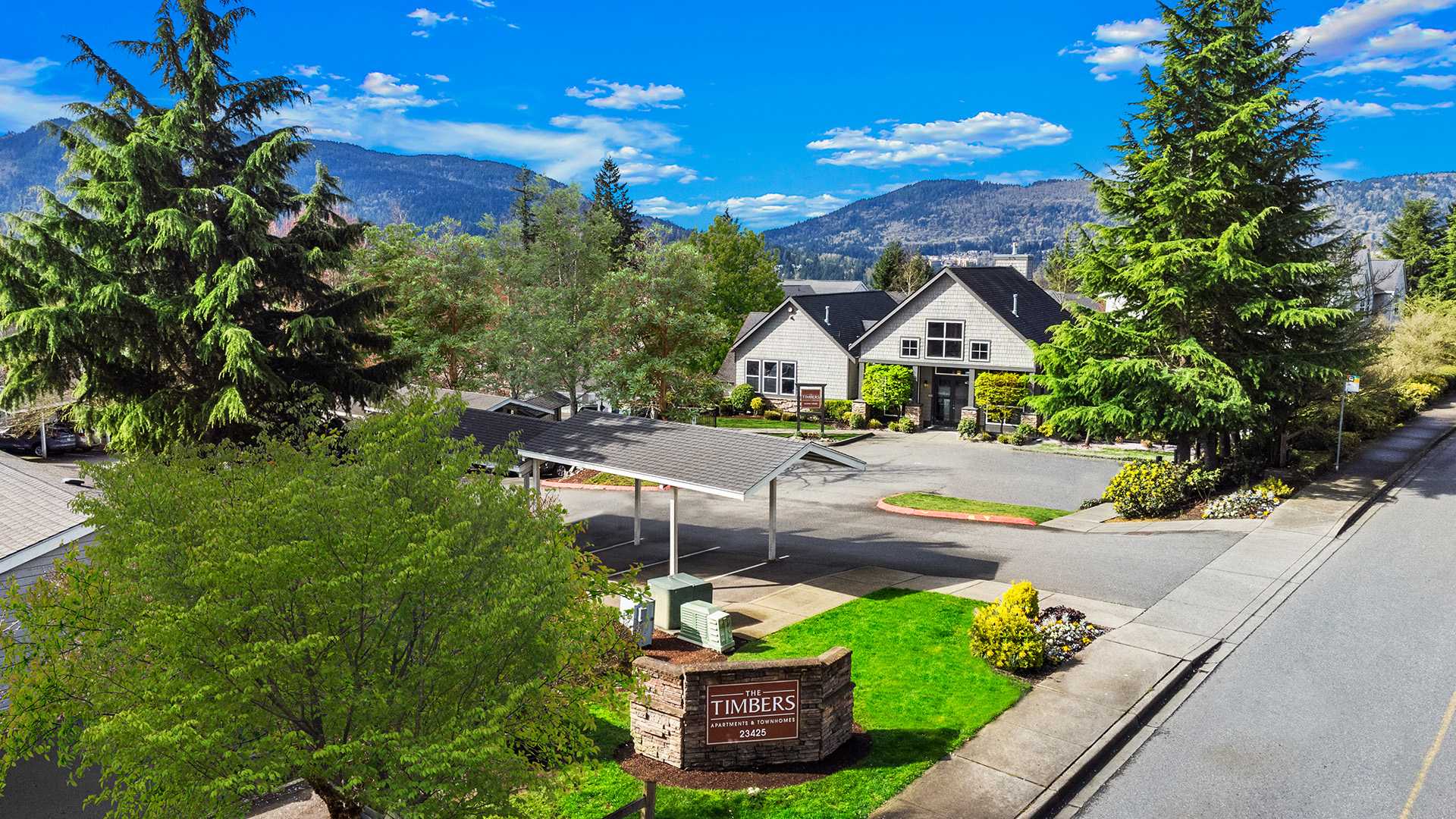The Timbers at Issaquah Ridge apartments in Gilman near Bellevue College - attached garages