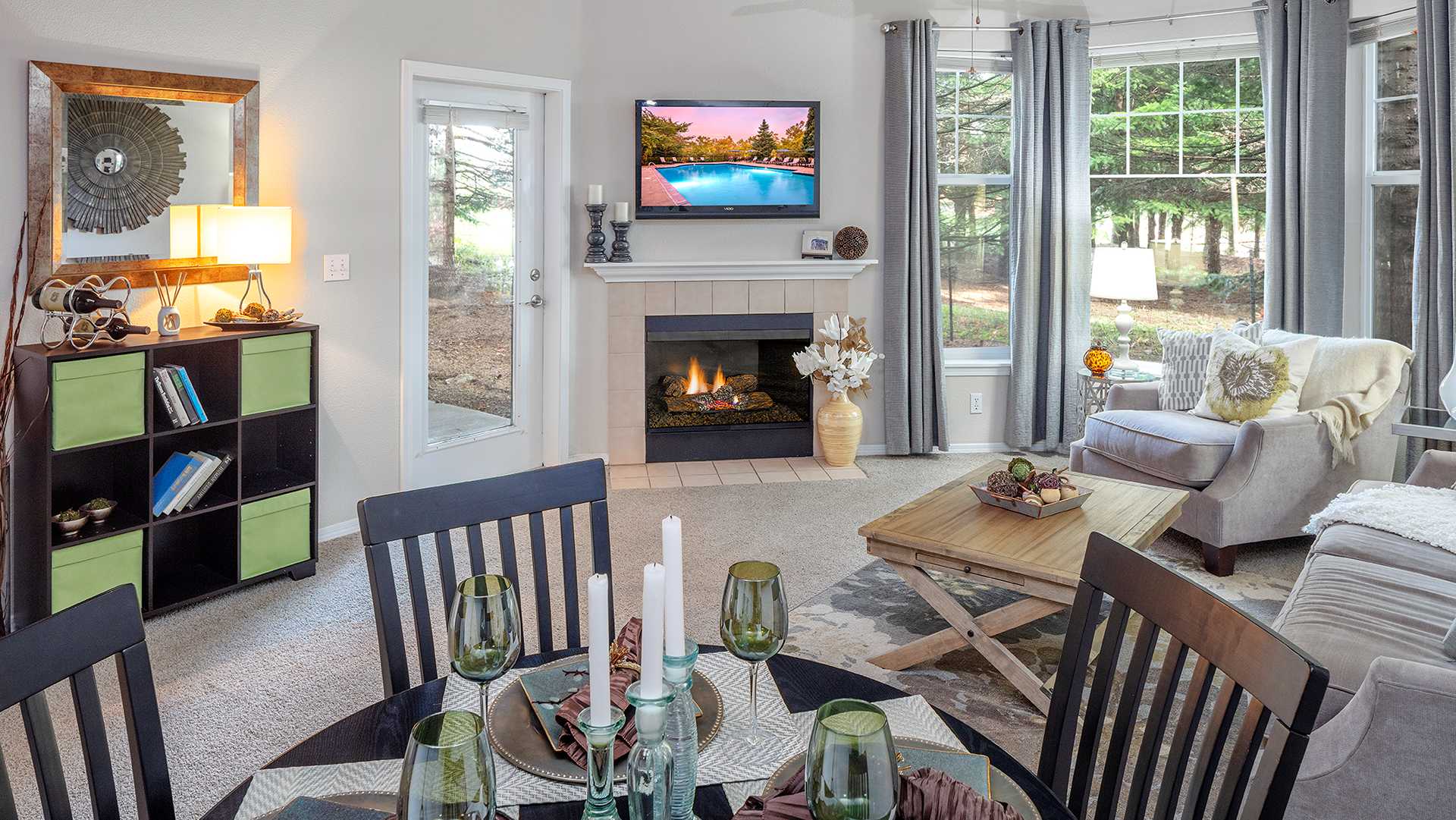 Pet Friendly Apartments in West Linn - Cascade Summit - Living Room
