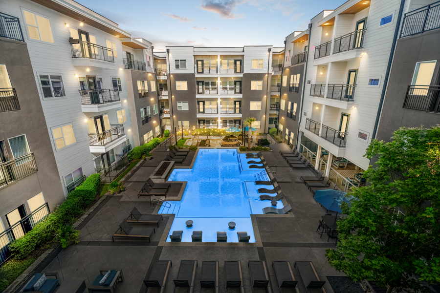 Larq Henderson Apartments Dallas - Dallas, TX