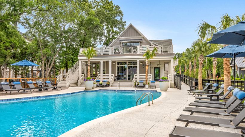 The Henslow Daniel Island Apartments & Townhomes