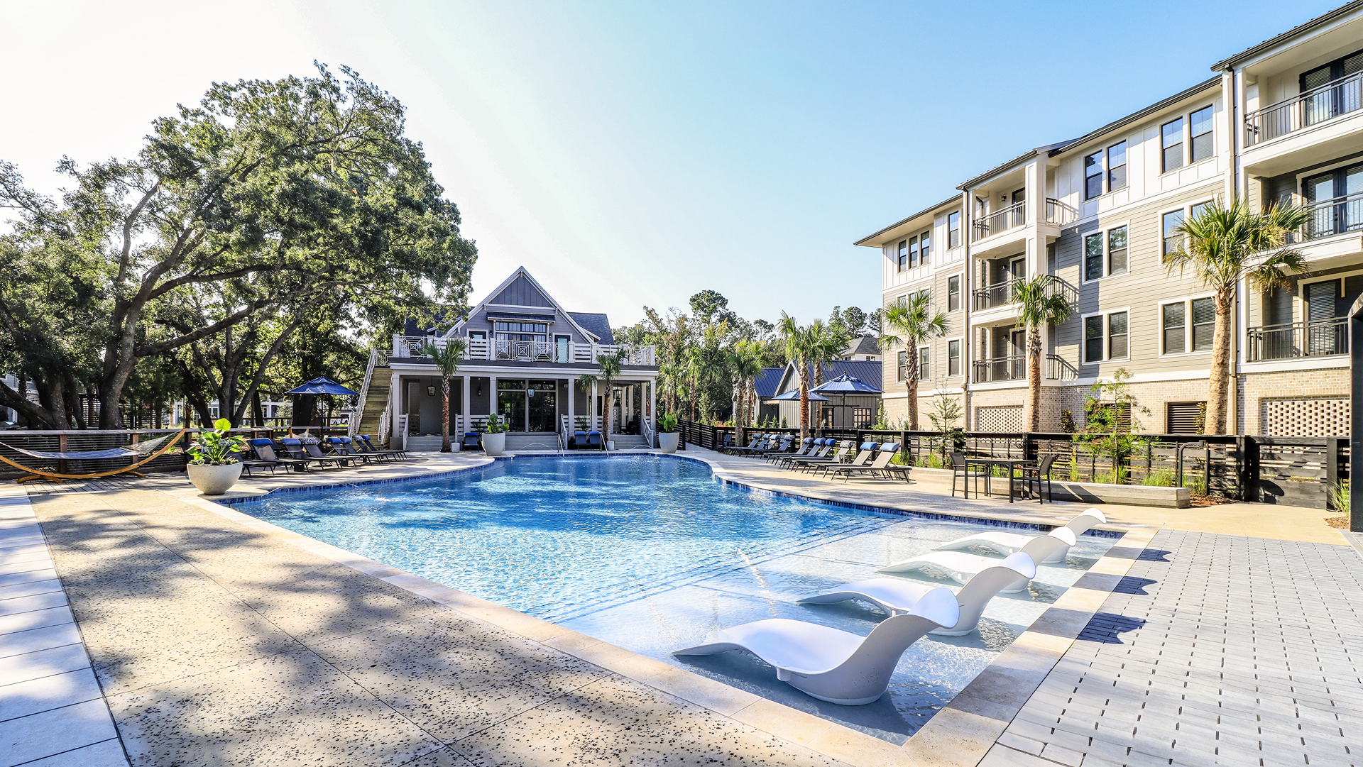 The Henslow Daniel Island Apartments & Townhomes