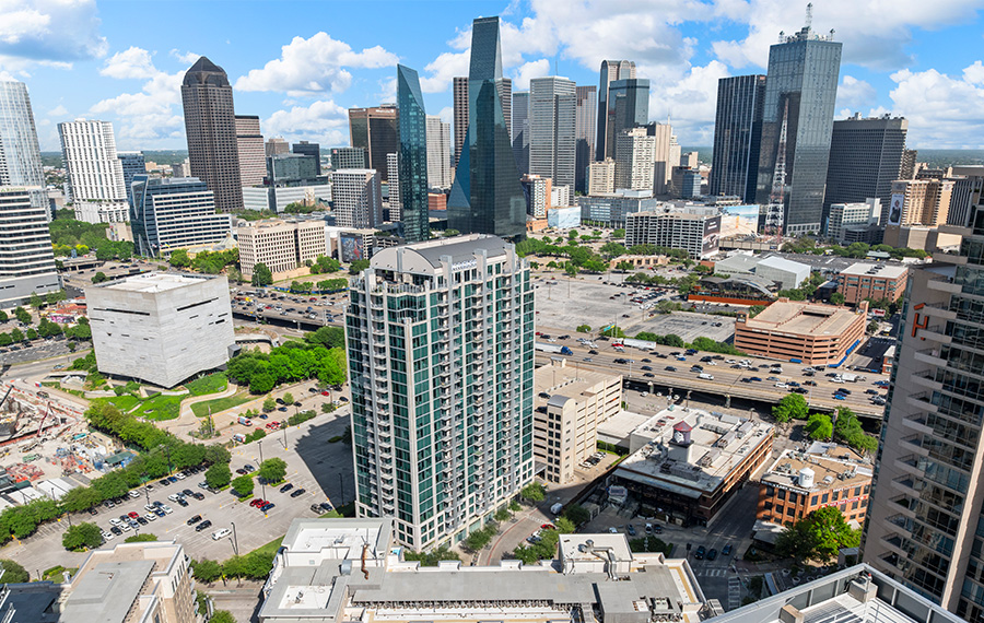 Dallas Highrise Apartments for Rent - SkyHouse Dallas - Dallas skyline