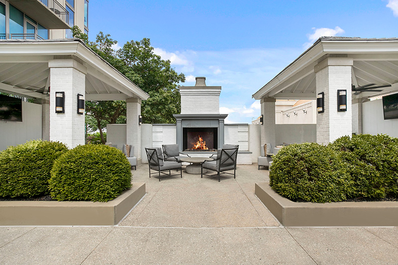The Residence Buckhead Atlanta Apartments - Courtyard