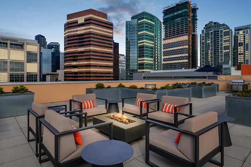Metro 112 Apartments in Bellevue, WA - Rooftop Deck