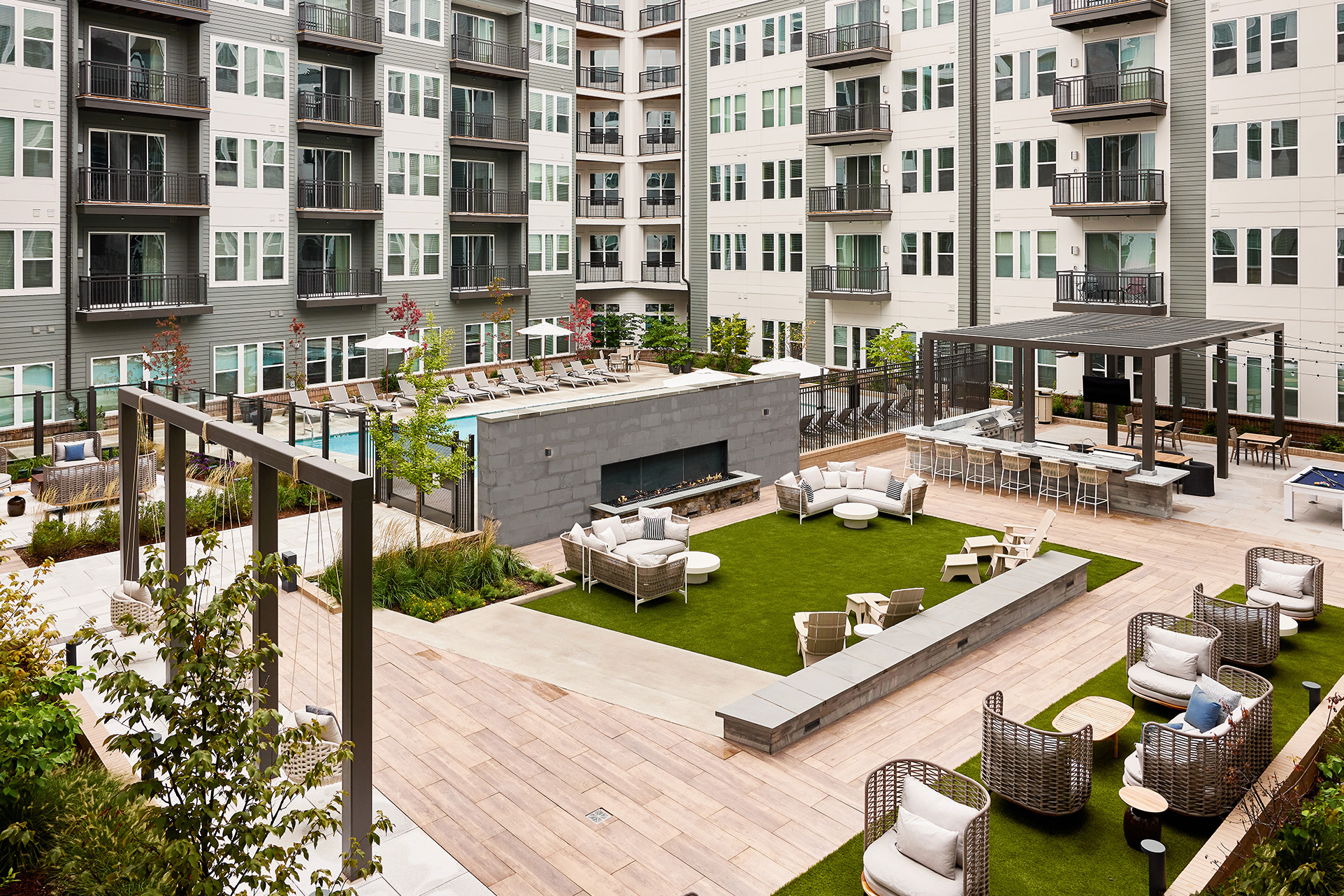 Passport Apartments - Herndon, VA - Courtyard